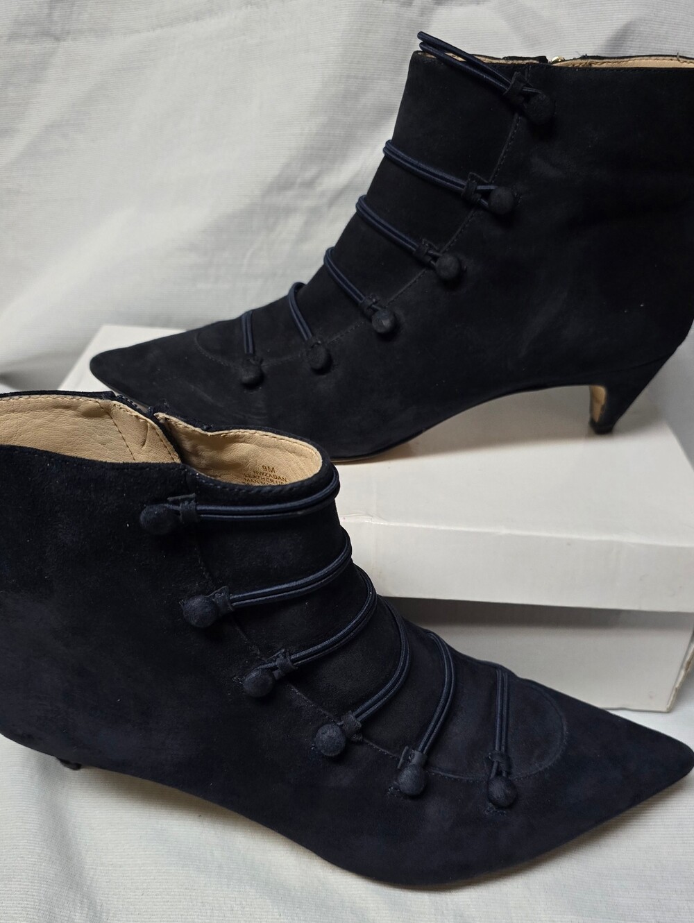 Nine West Women’s Navy Blue Suede Pointed Toe Ankle Bootie  US 9 w/Side Buttons